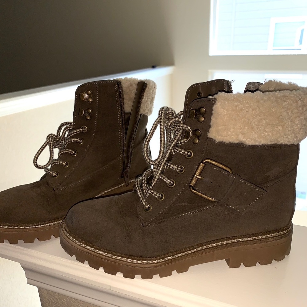 (SOLD) Boots
